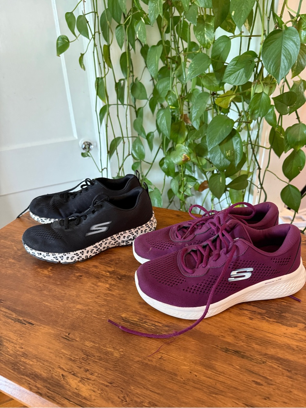 Skechers Lightweight Women's Athletic Sneakers - Plum & Black cheetah size 7.5